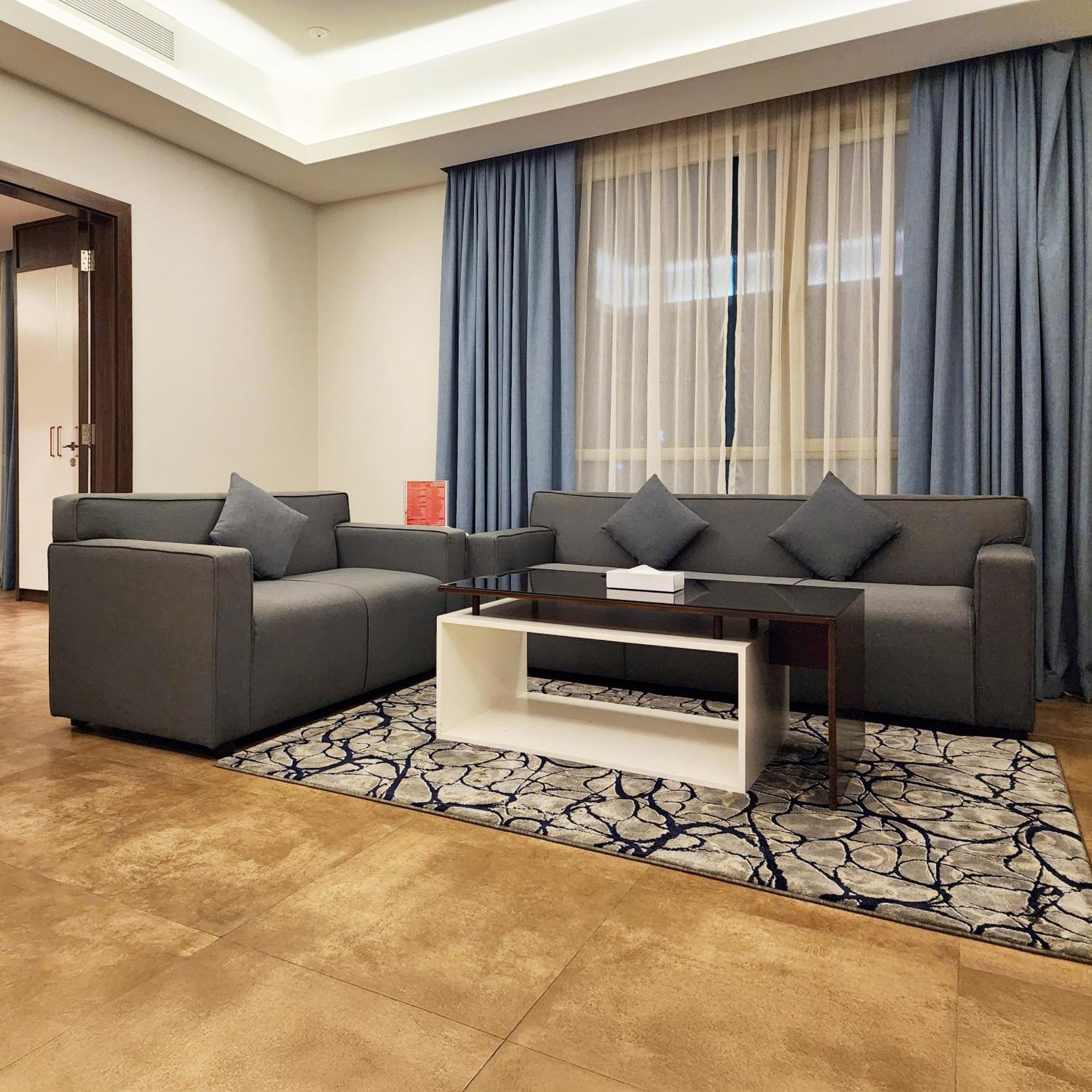 Juffair Boulevard Hotel & Suites Al Manamah Esterno foto